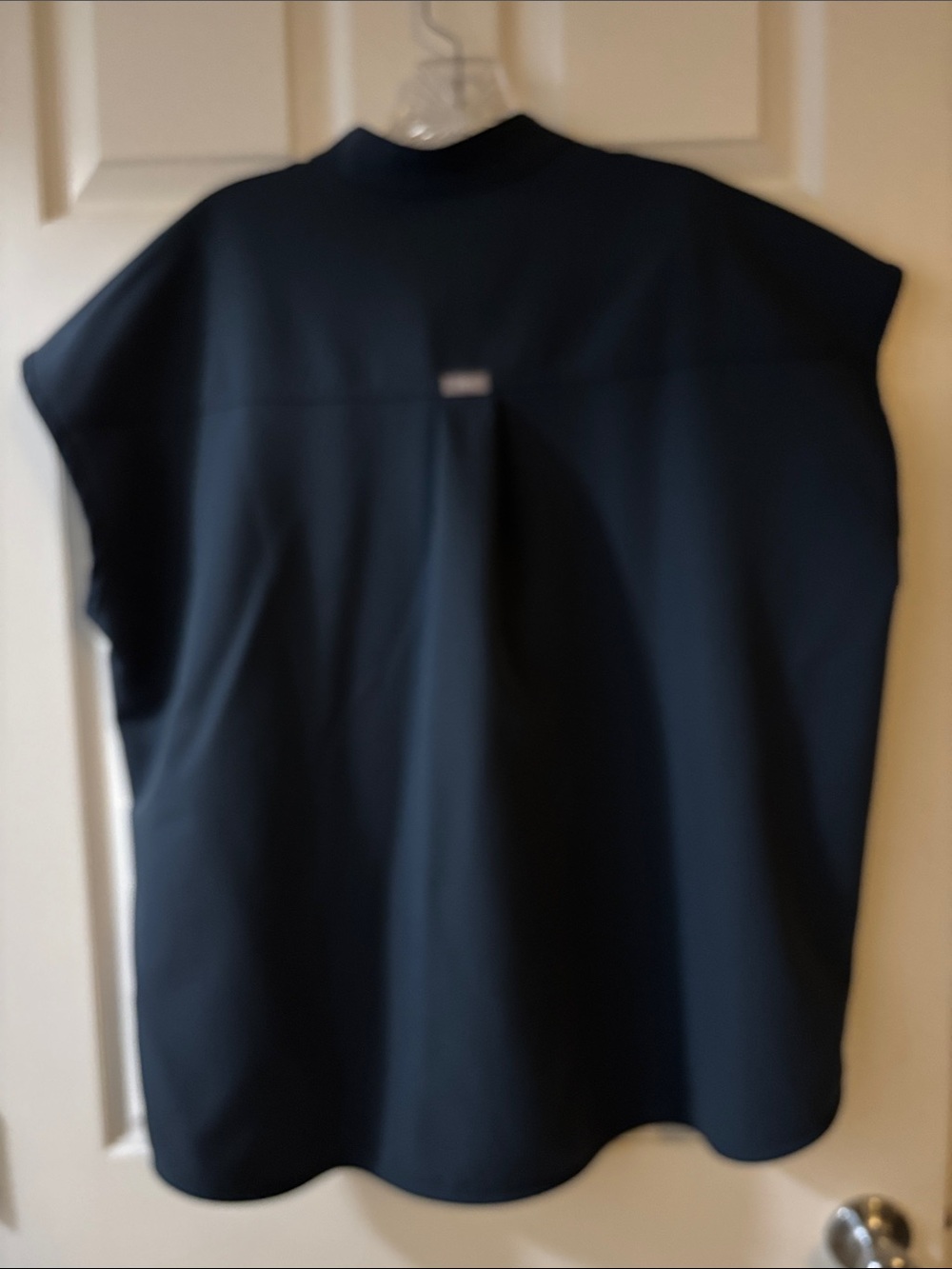 FIGS Women's Rafaela top - Picture 6 of 8